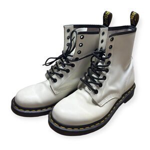 Dr Martens 11822 White Leather 8 Eye Lace Up Combat Ankle Boots Womens Sz 9